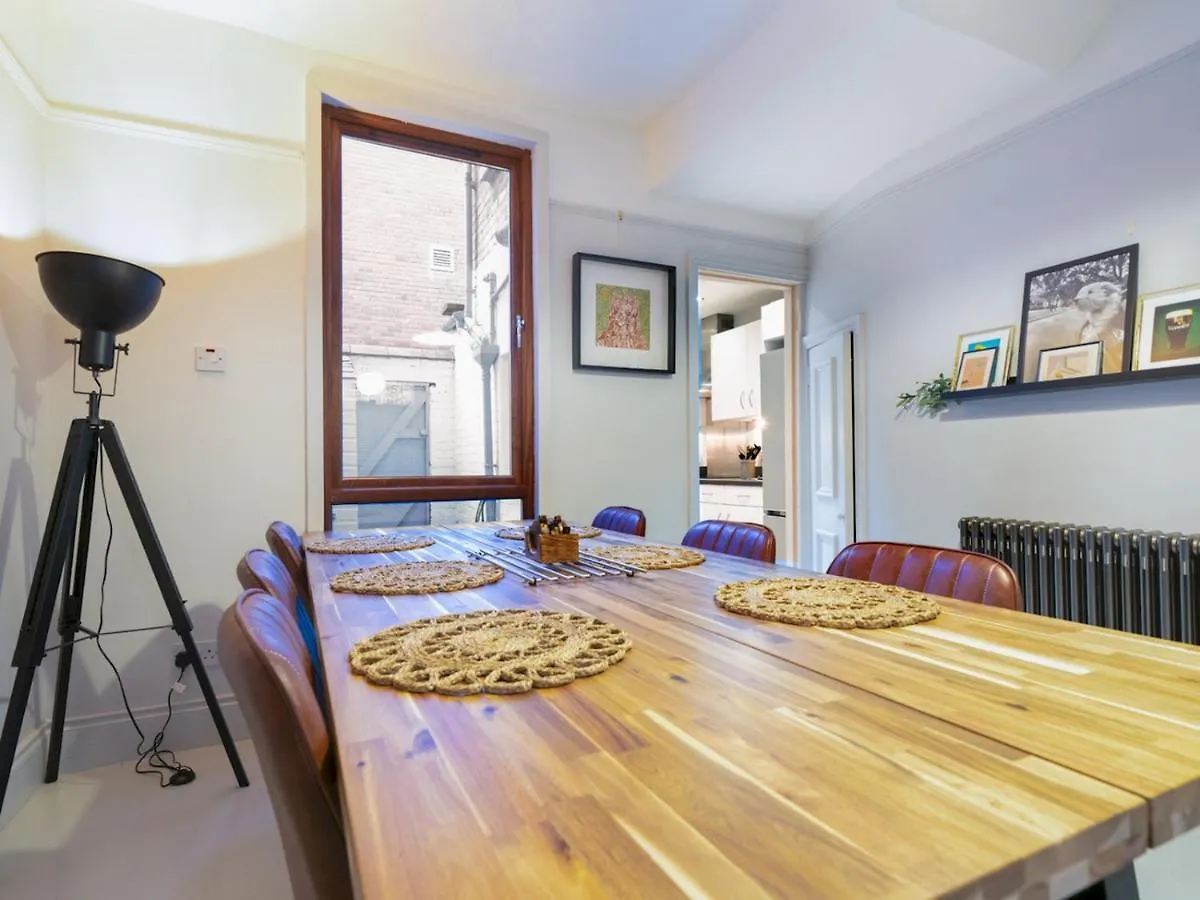 Feriehus Pass The Keys Exquisite 3 Floor Townhouse Perfect Location Villa Belfast