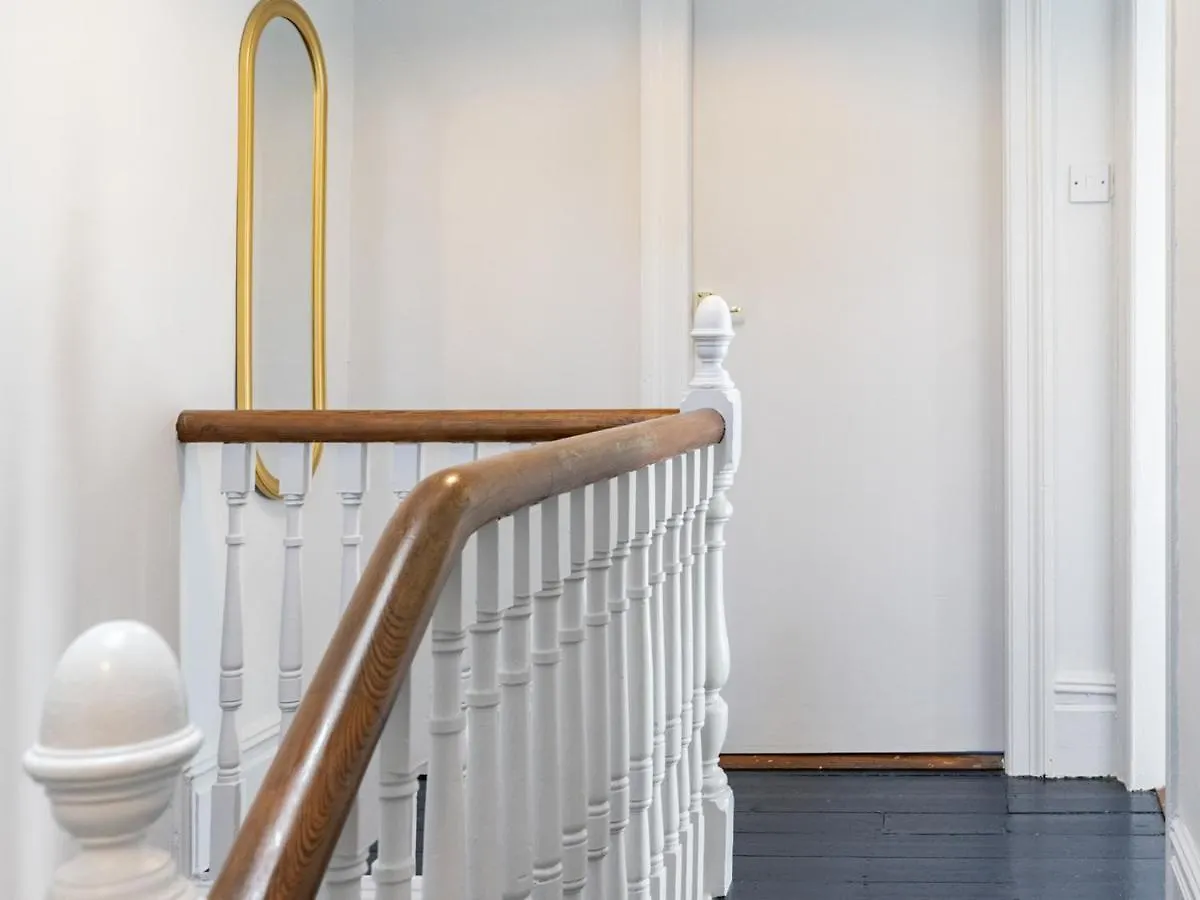 Villa Pass The Keys Exquisite 3 Floor Townhouse Perfect Location à Belfast Hébergement de vacances